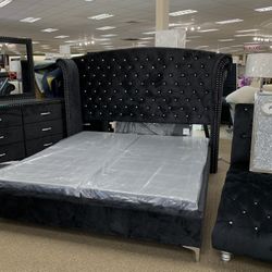 BEDROOM SETS 
