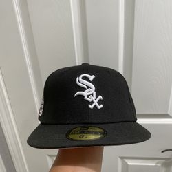 FITTED HAT