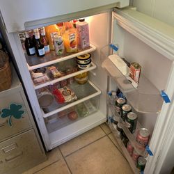 Whirlpool refrigerator 