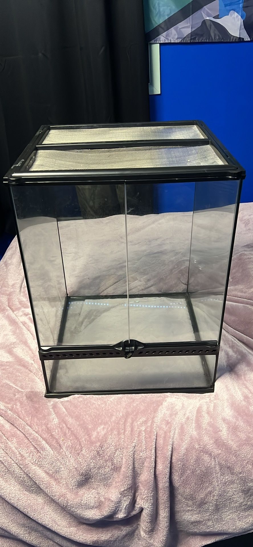 18x18x24 Exo Terra Tank & Skull Waterfall Decoration.