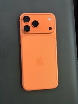 IPhone 17 Pro Max 512gb orange 🍊. Mint condition. 0 cicles.