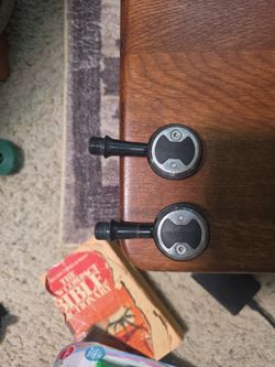Wahoo clip on pedals (ONLY PEDALS)
