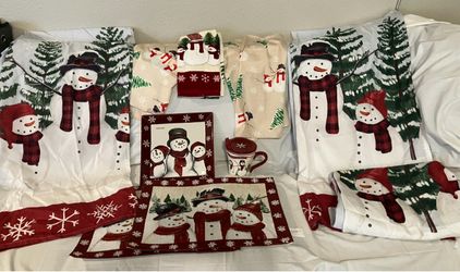 Saint Nicholas Square Yuletide Snowman Lot