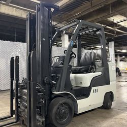 Heavy Duty NISSAN Forklift For Sale 
