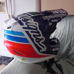 Troy Lee Designs SE4 Motocross Helmet