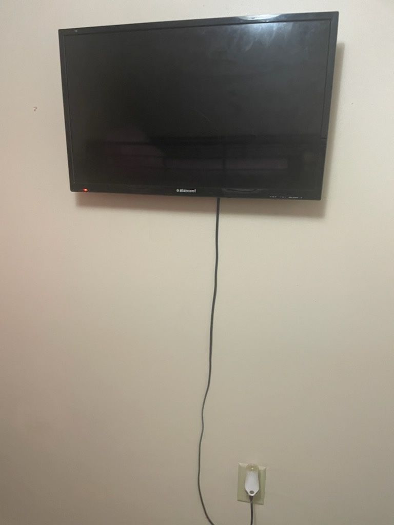 Black Wall TV
