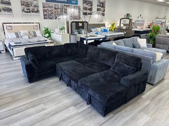 4-Piece Convertible Sectional Set Sleeper Sofa W/ Pull-Out Bed + RAF Chaise Storage  Color: Black  Seccional convertible set  Color negro Nuevo en Caj