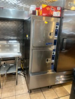 Two doors seafood steamer & six big head oven and stove