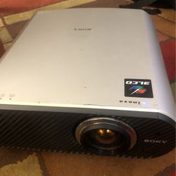 Sony Cineza VPL-HS51 LCD Projector