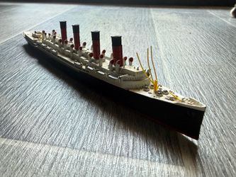 RMS Mauretania Triang Diecast model antique