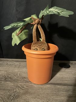 Harry Potter Plant Mandrake  Interactive Plush Cries And Shakes