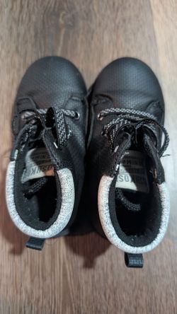 OshKosh B'gosh toodler Boots Size 8