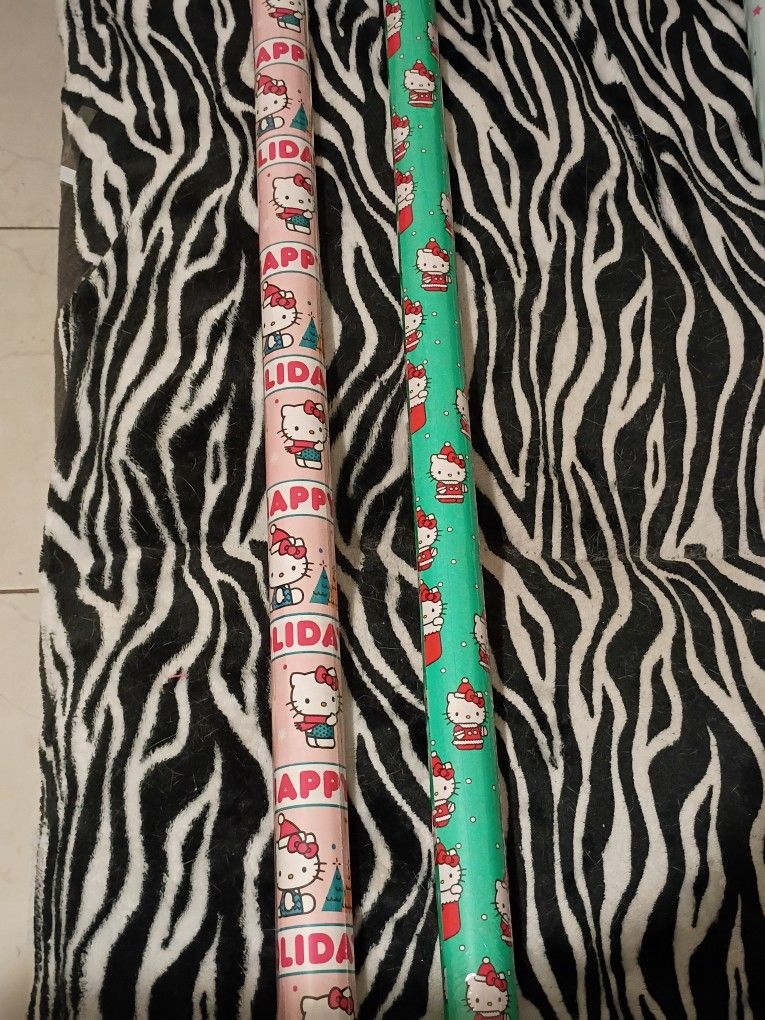 4$ Each Hello Kitty Wrapping Paper