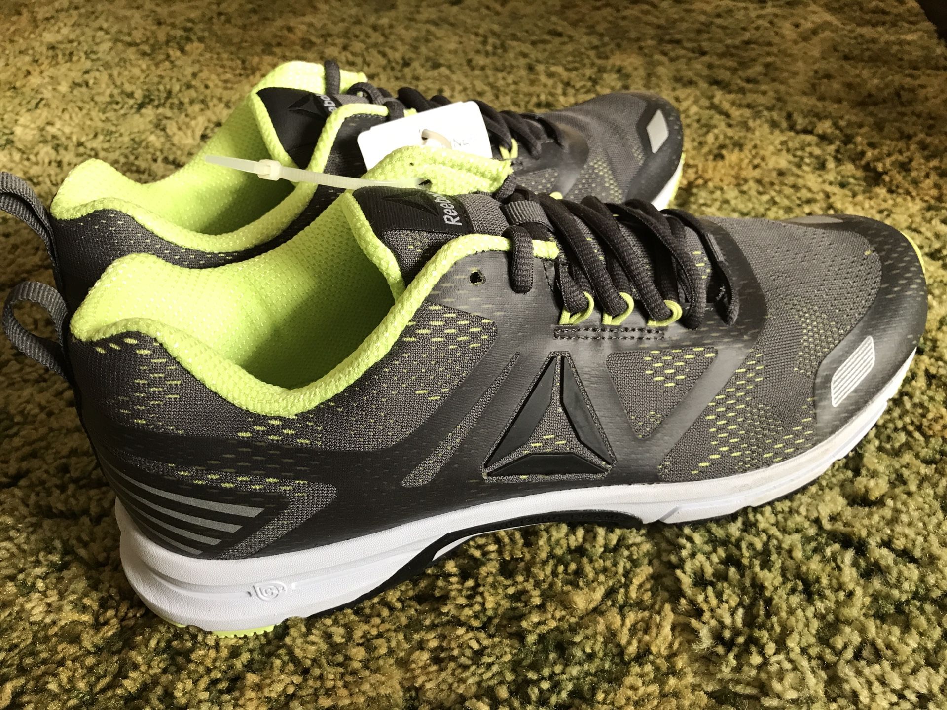 Reebok Ahary Runner Men’s Running Shoe, Size 11, Brand New