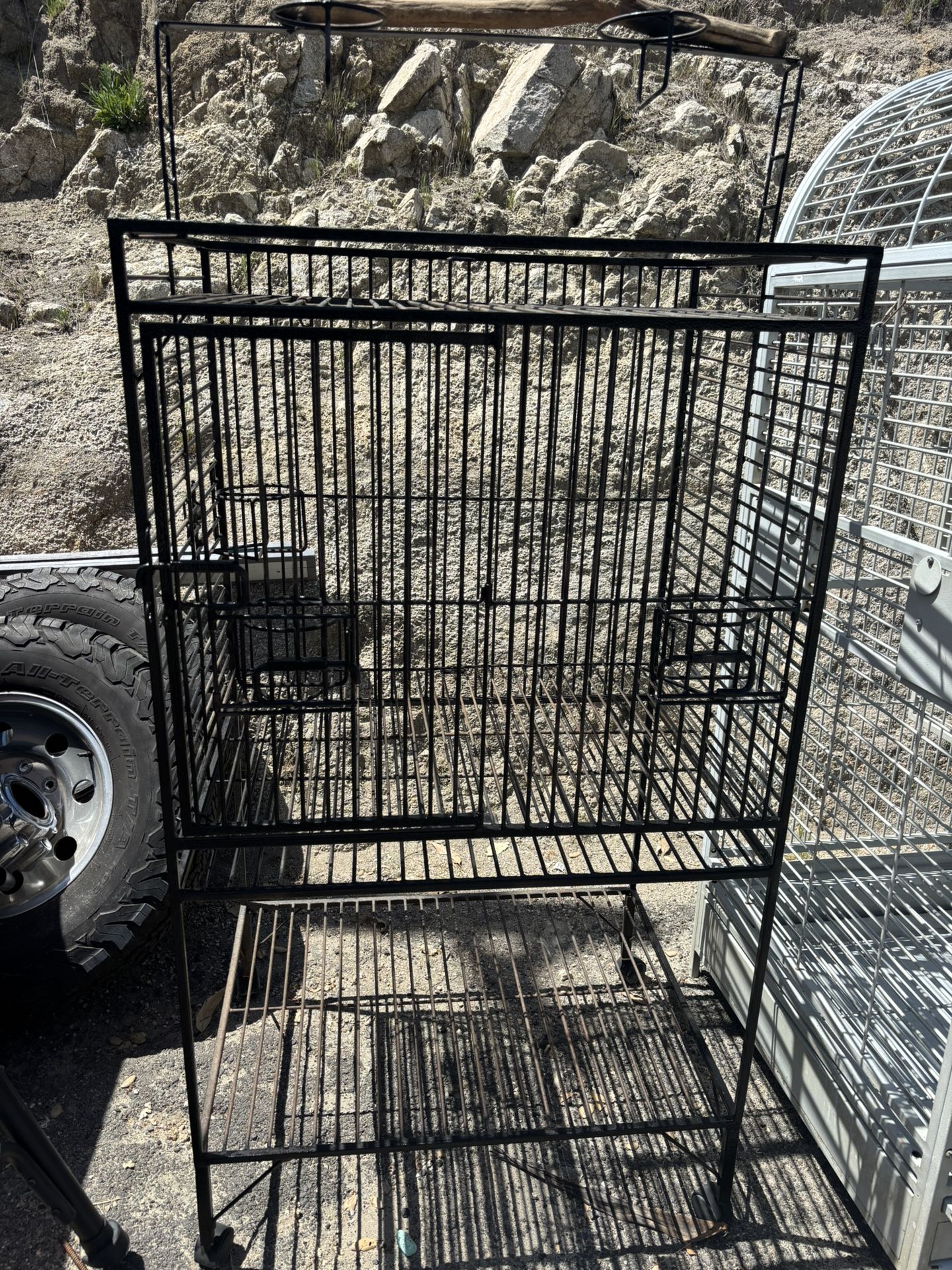BIRD CAGE FOR A BIG BIRDS