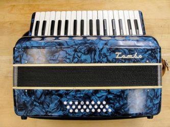 TOMBO no. 241 PIANO STYLE ACCORDION