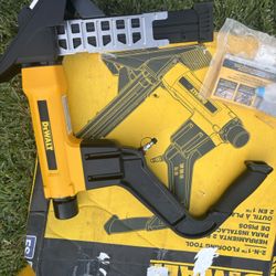 Dewalt Flooring Tool
