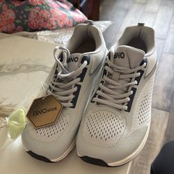 New Wide toe shoes size 8.5