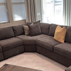 Sectional Sofa/couch