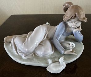 Title Authentic Vintage LLADRÓ Figurine "Playful Friends" #5609 — Retired