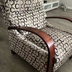 Costco Recliner – Synergy Home, Cherry Wood Arms Recliner 