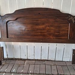 Wood queen headbord