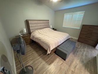 King Bed Set with 2 Nightstands, Mattress, and Chest
