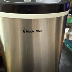 Ice Maker Machine ( Magic Chef )