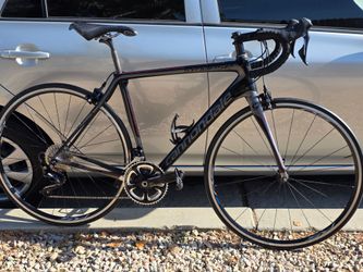 54cm Cannondale synapse carbon fiber road bike  11 speed