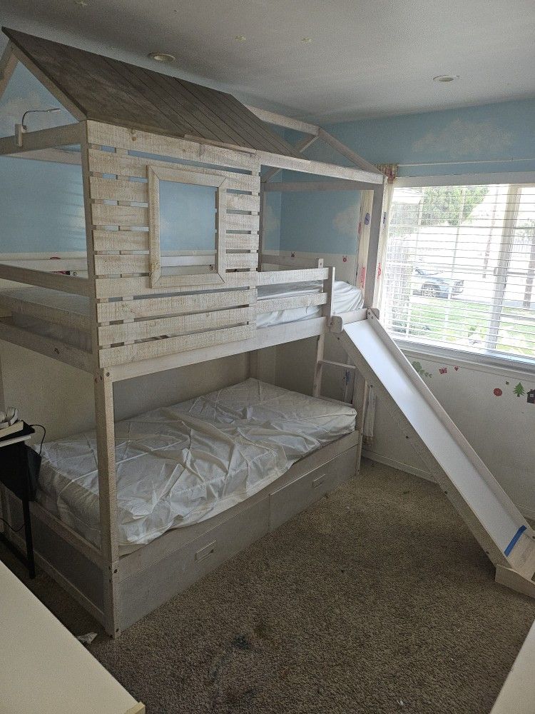Bunk Bed With Slide