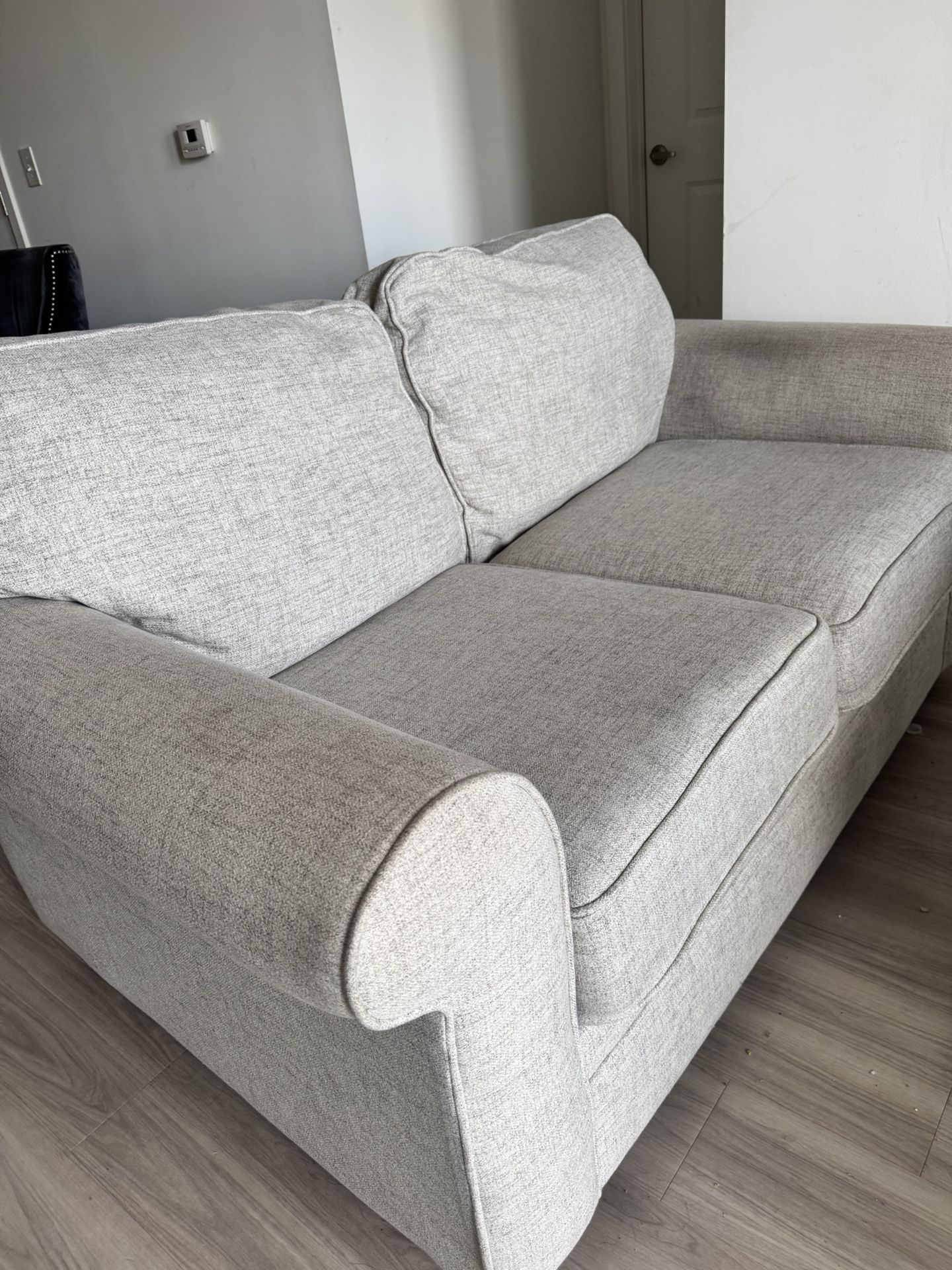Sandy Loveseat-Haverty’s Furniture-68W x 38H x 39D