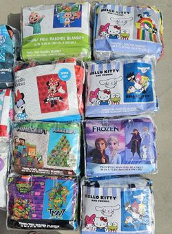 ASSORTED CHARACTER TWIN/ FULL SIZE BLANKET 