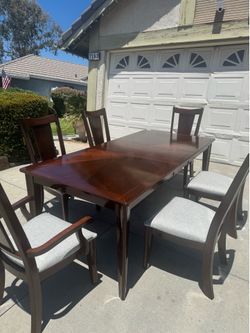 Wood Dining Set With Extensión Leaf