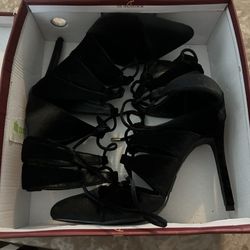 Women’s Black Heels Size 8
