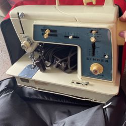 Singer Sewing Machine 