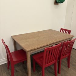 Pottery Barn Kids Desk Table With 4 Chair