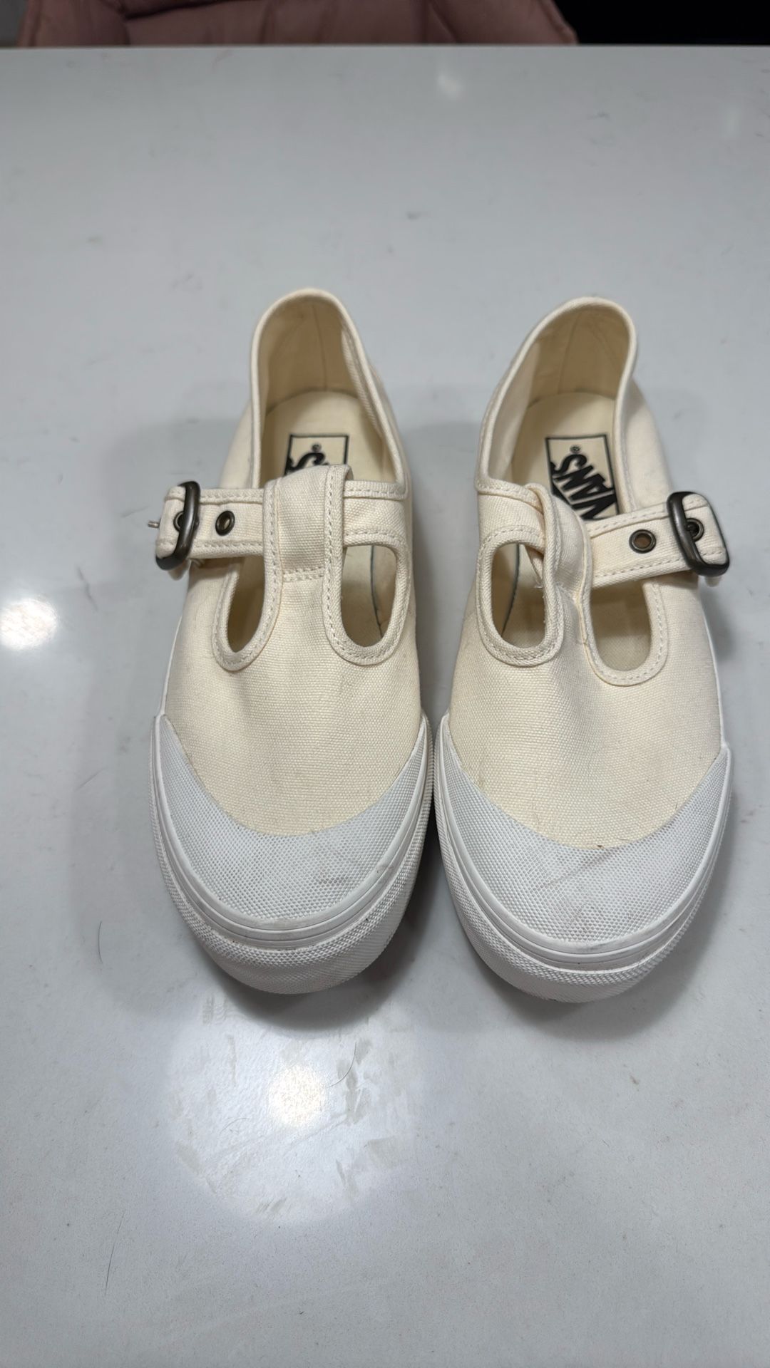Slightly used WOMEN’s Vans Mary Jane Sneaker Size 8.5