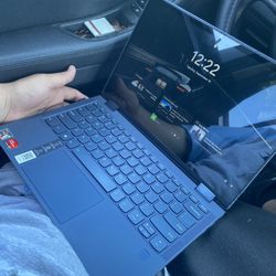 Laptop  