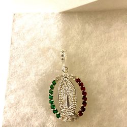 Beautiful Virgen Maria Silver 925