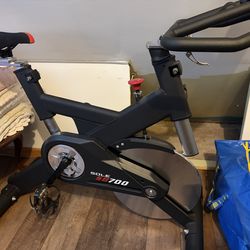 SOLE SB700 - Excercise Bike