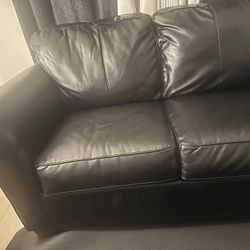 Loveseat $150 In Great Condition 