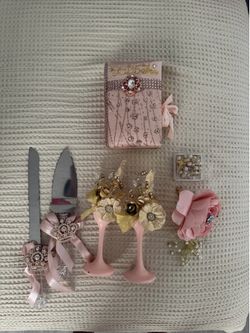Quince set biblia , rosario, champagne glasses, pala y cuchillo