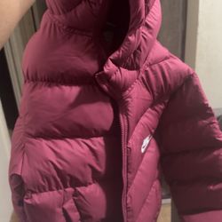 Nike Puffer (brand new)size 10-12 Unisex Kids