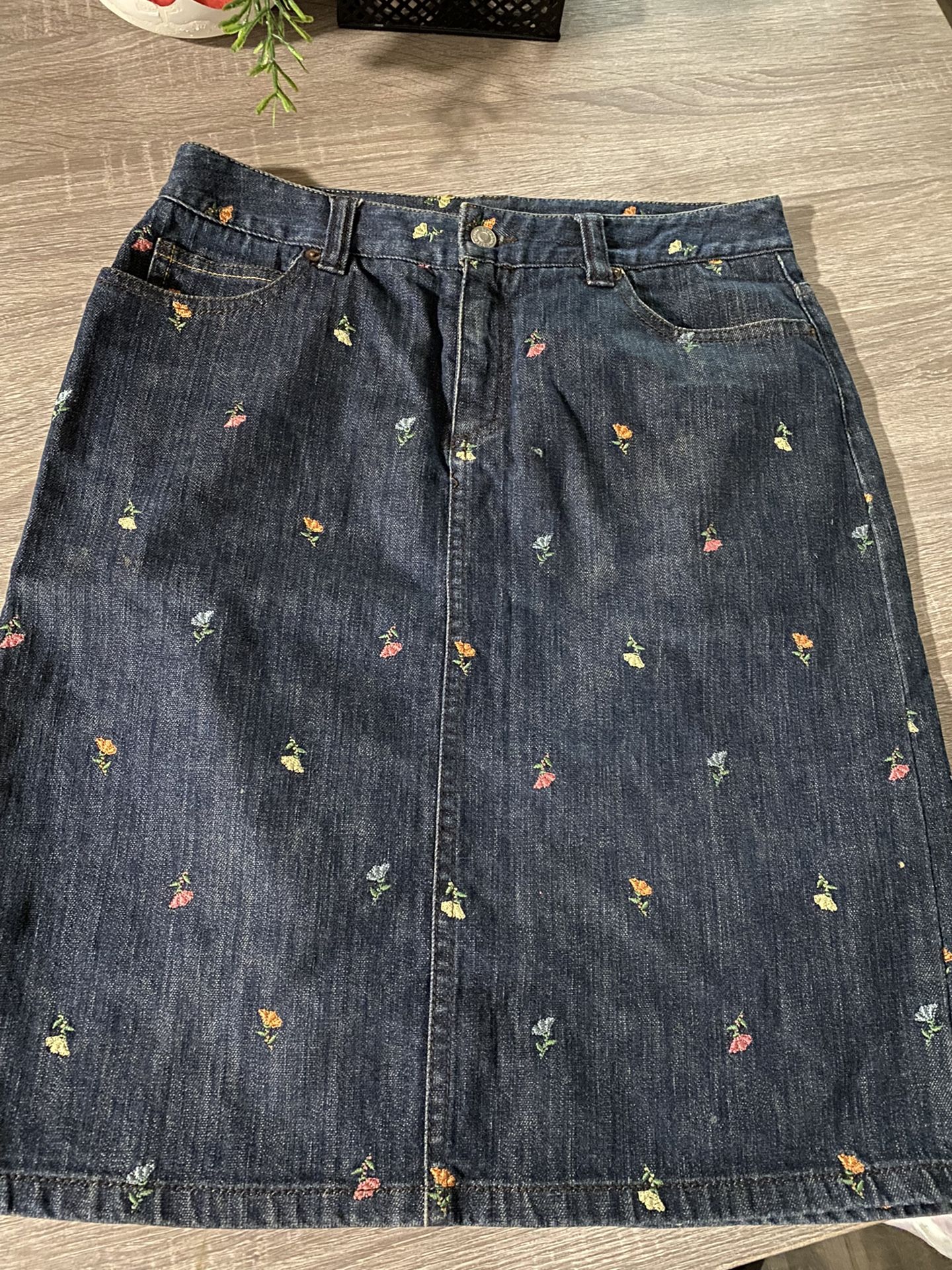 Liz Claiborne Skirt Size 8