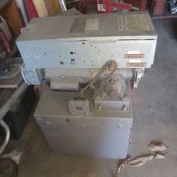 Power master gate operator