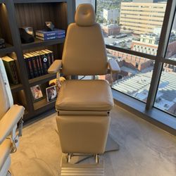 A Pair Of MTI 424 Tri-Power Exam Chairs– Excellent Condition