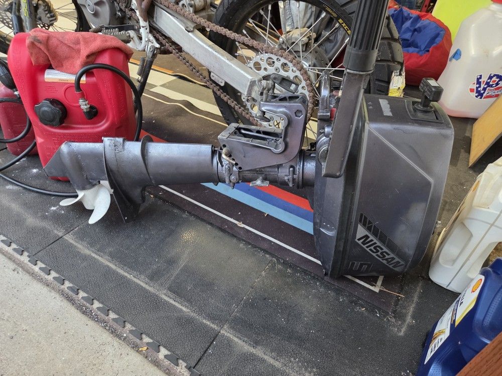 Nissan 2 stroke 5hp Outboard