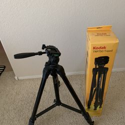 Kodak TRP 750 Heavy Duty Tripod Folding