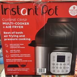 LIKE NEW 10-in-1 INSTANT POT - In Original Box!