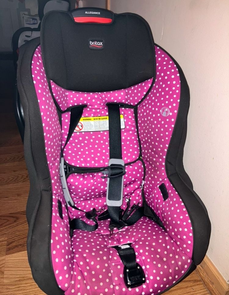 Britax ClickTight Car Seat Like New